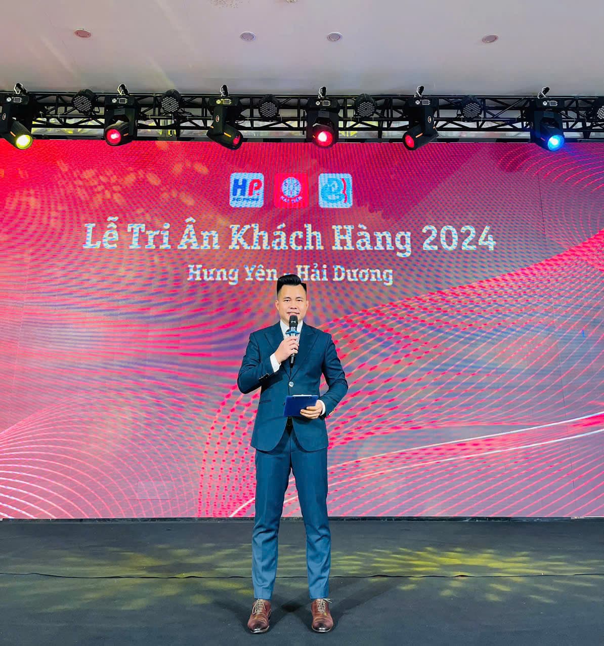Hội nghị khách hàng
